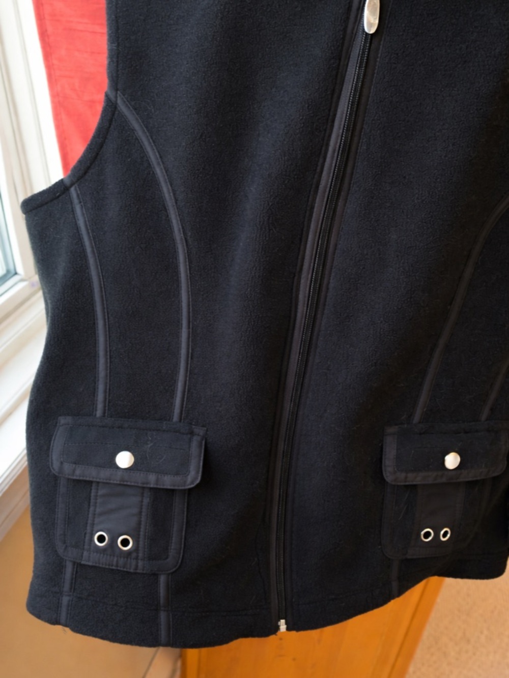 Alia Black Full-Zip Fleece Vest with Snap-Flap Pockets